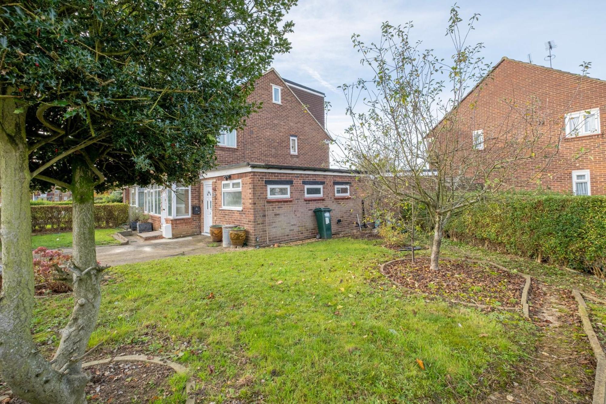 Kings House Apartment Hayes, West London Apt A Northolt  エクステリア 写真