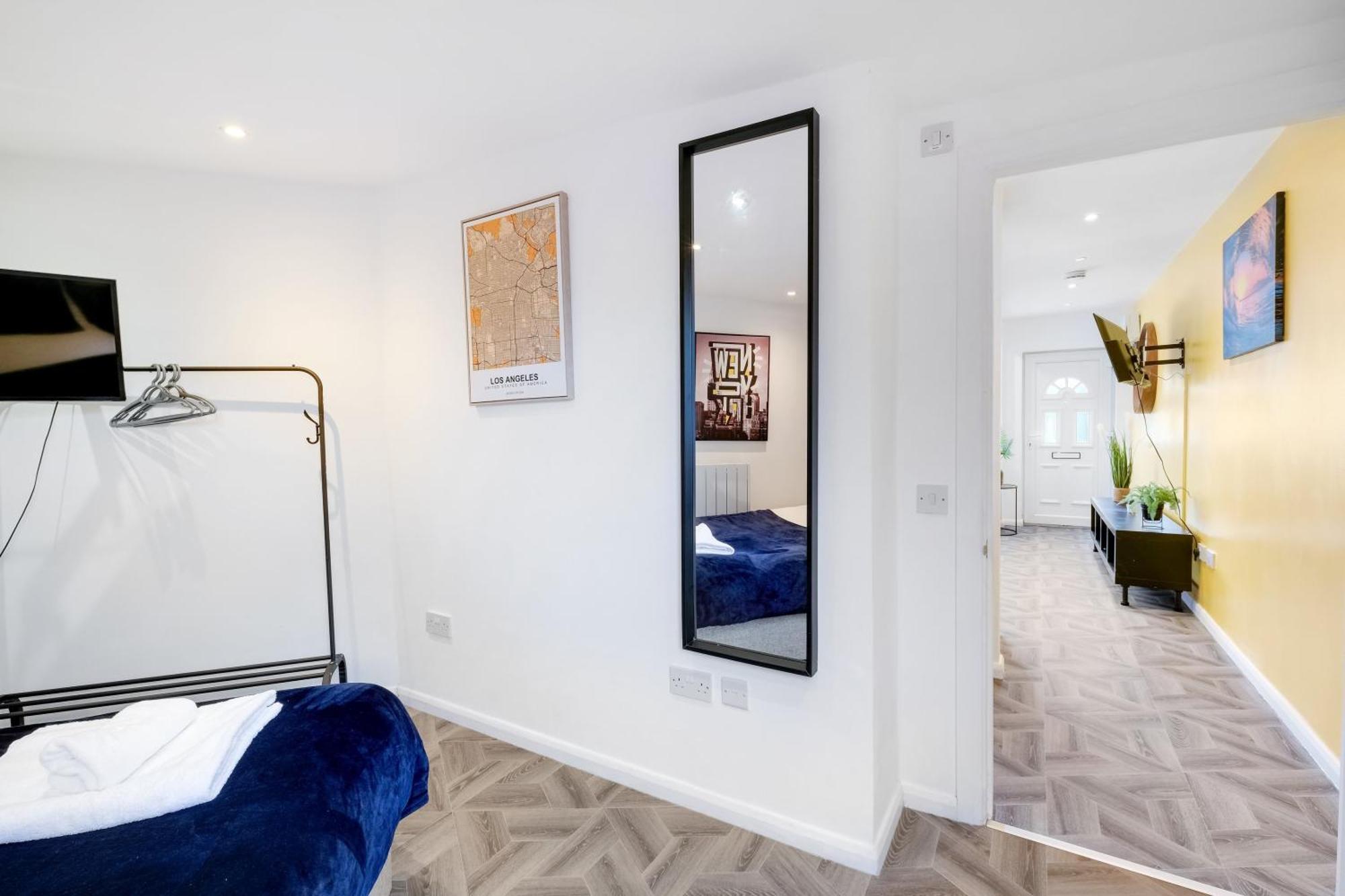 Kings House Apartment Hayes, West London Apt A Northolt  エクステリア 写真